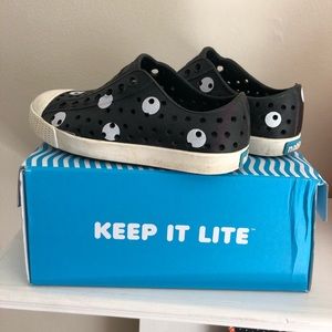 Native shoes in polka dots!